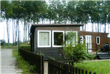 Bungalow Wohnwagen Mobilheim Ansicht auf dem Ostsee Campingplatz