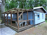Bungalow Wohnwagen Mobilheim Ansicht auf dem Ostsee Campingplatz