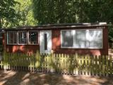 Bungalow Wohnwagen Mobilheim Ansicht auf dem Ostsee Campingplatz